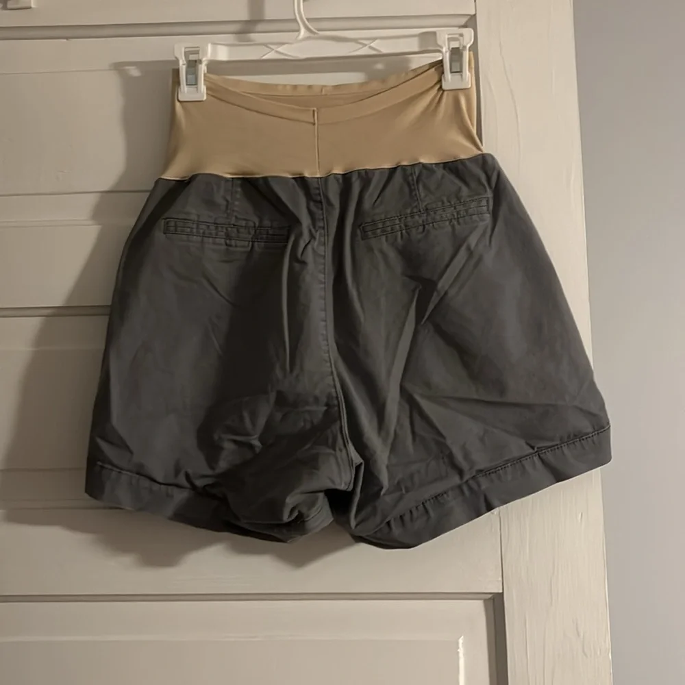 Old Navy Grey Maternity Shorts - Picture 2 of 3